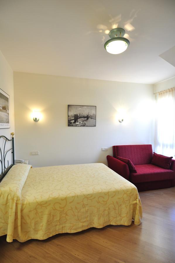 Hotel Apartamentos Aralso Sotillo La Lastrilla Esterno foto